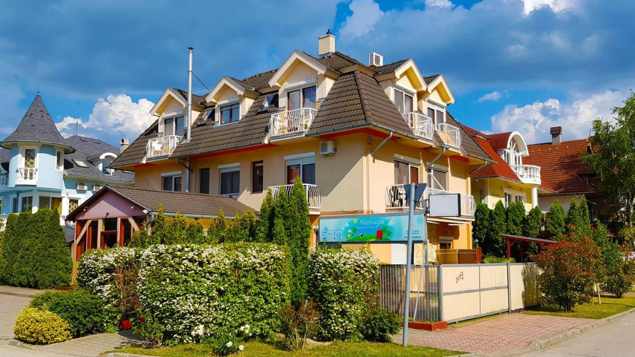 Napsugár Apartmanház Siófok Exterior foto