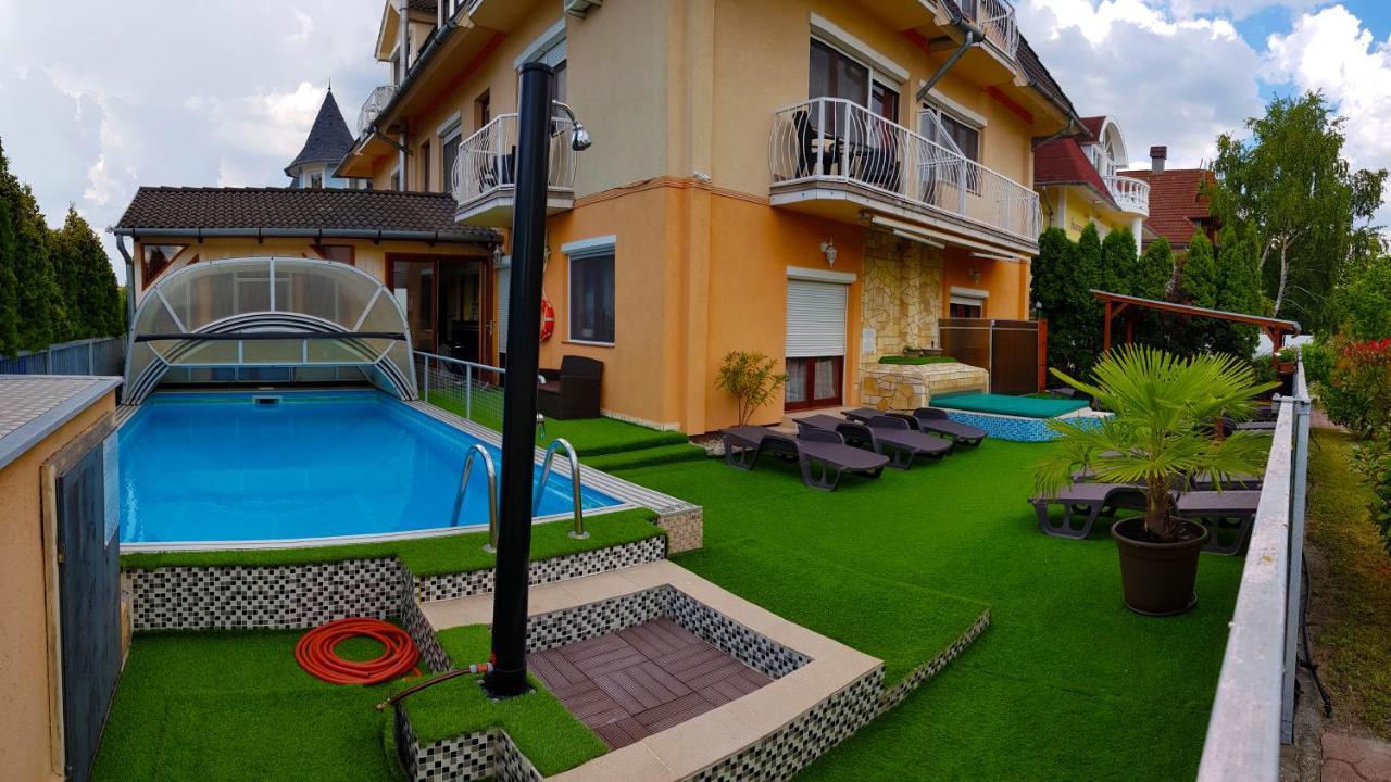 Napsugár Apartmanház Siófok Exterior foto