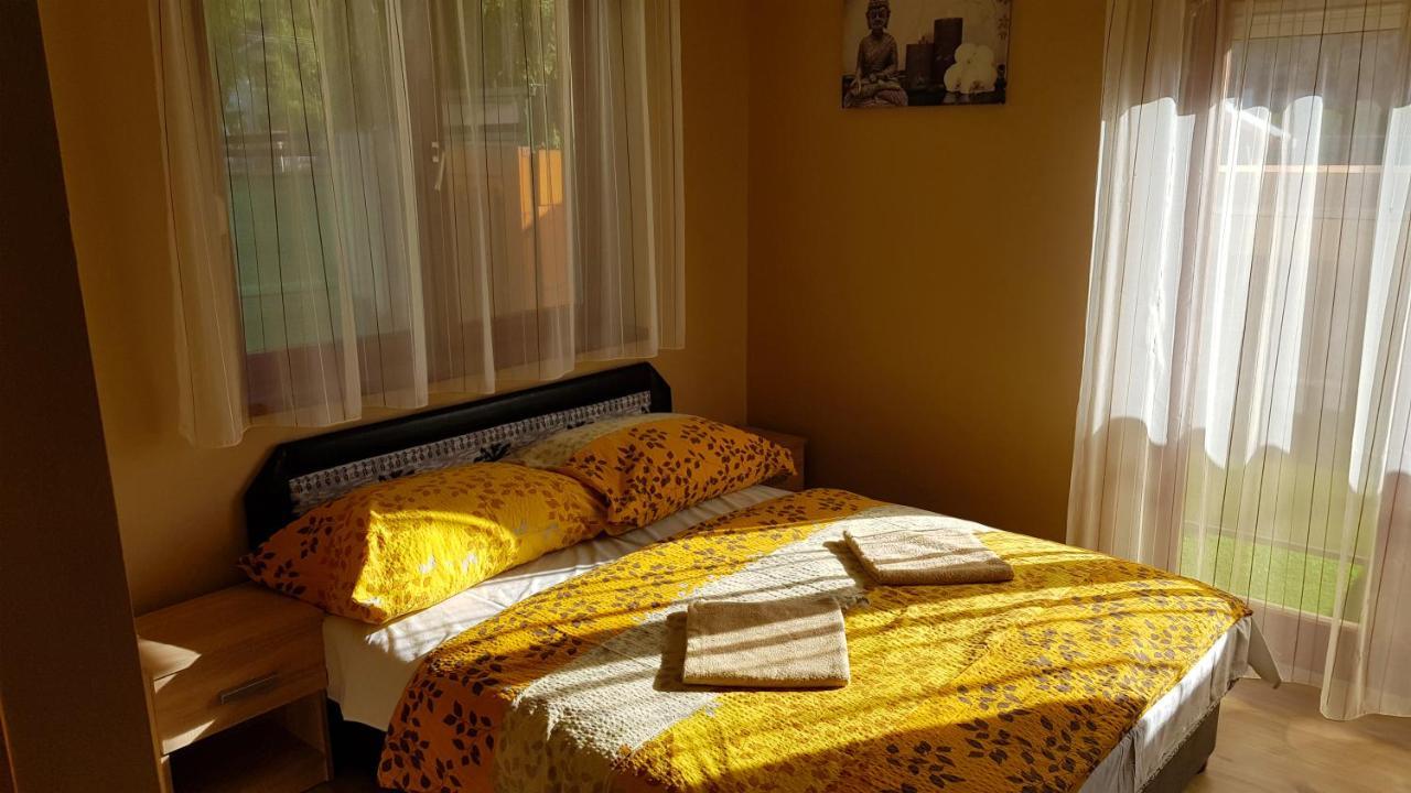 Napsugár Apartmanház Siófok Exterior foto