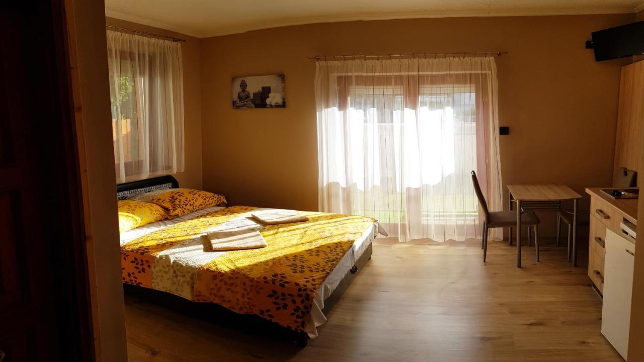 Napsugár Apartmanház Siófok Exterior foto