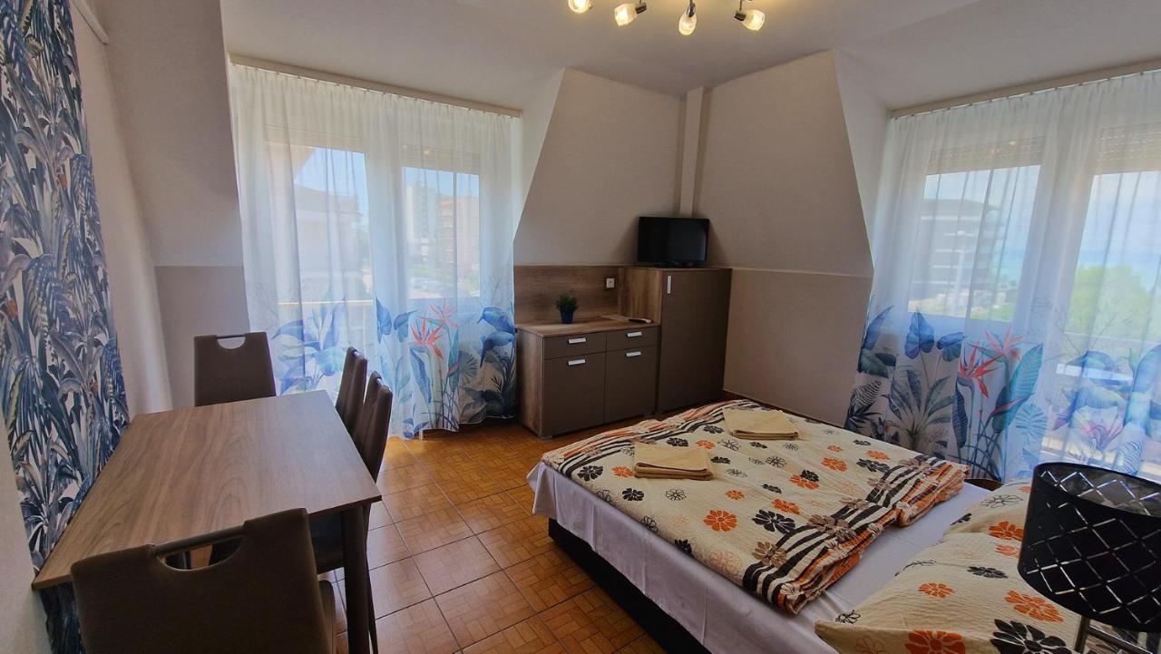 Napsugár Apartmanház Siófok Exterior foto