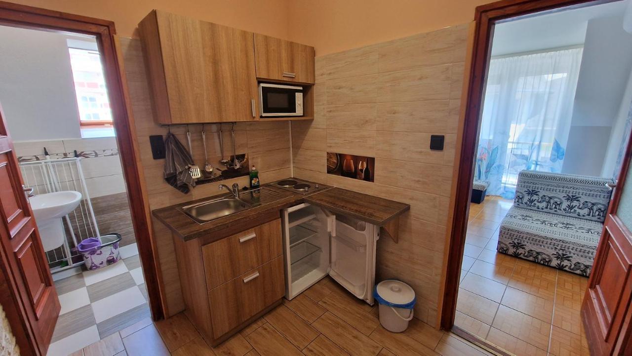 Napsugár Apartmanház Siófok Exterior foto