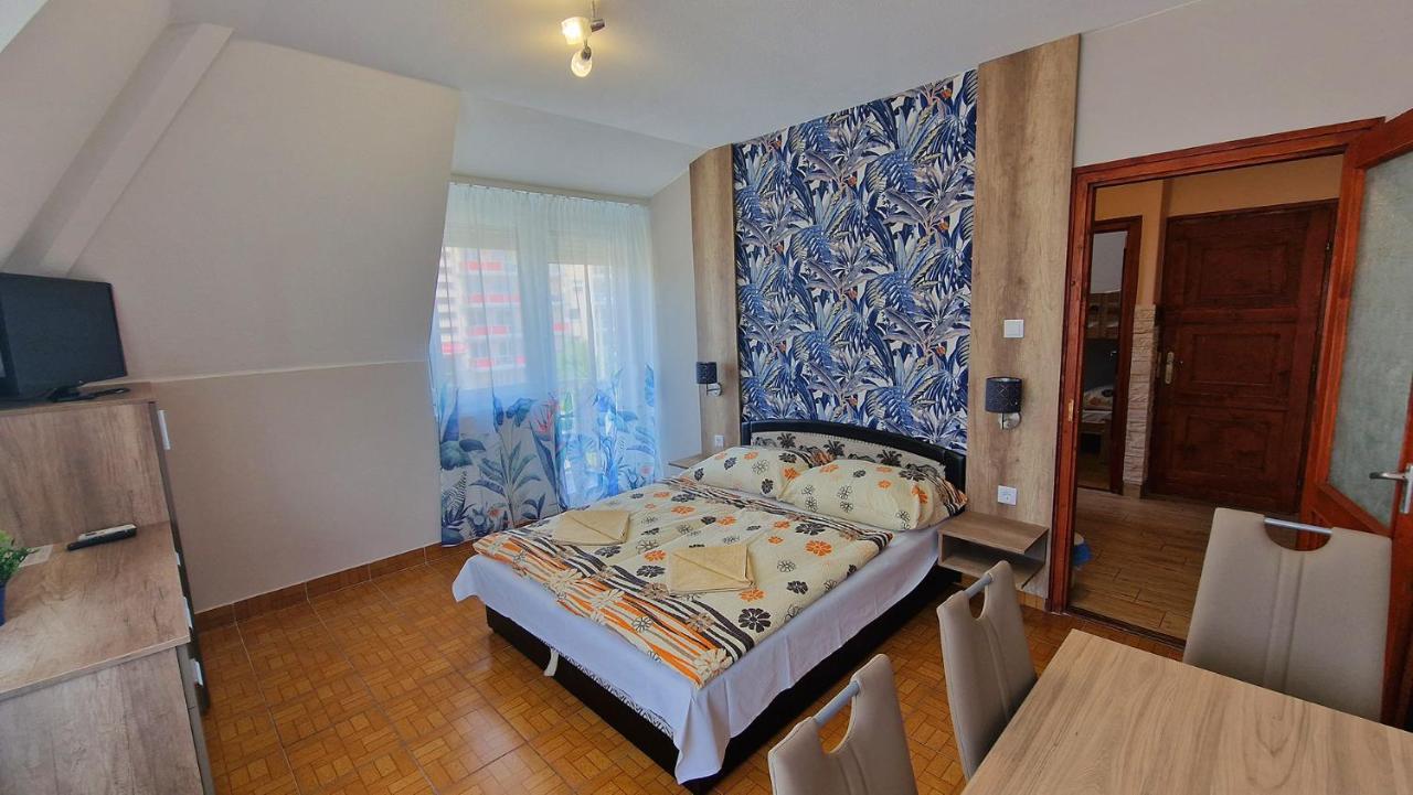 Napsugár Apartmanház Siófok Exterior foto