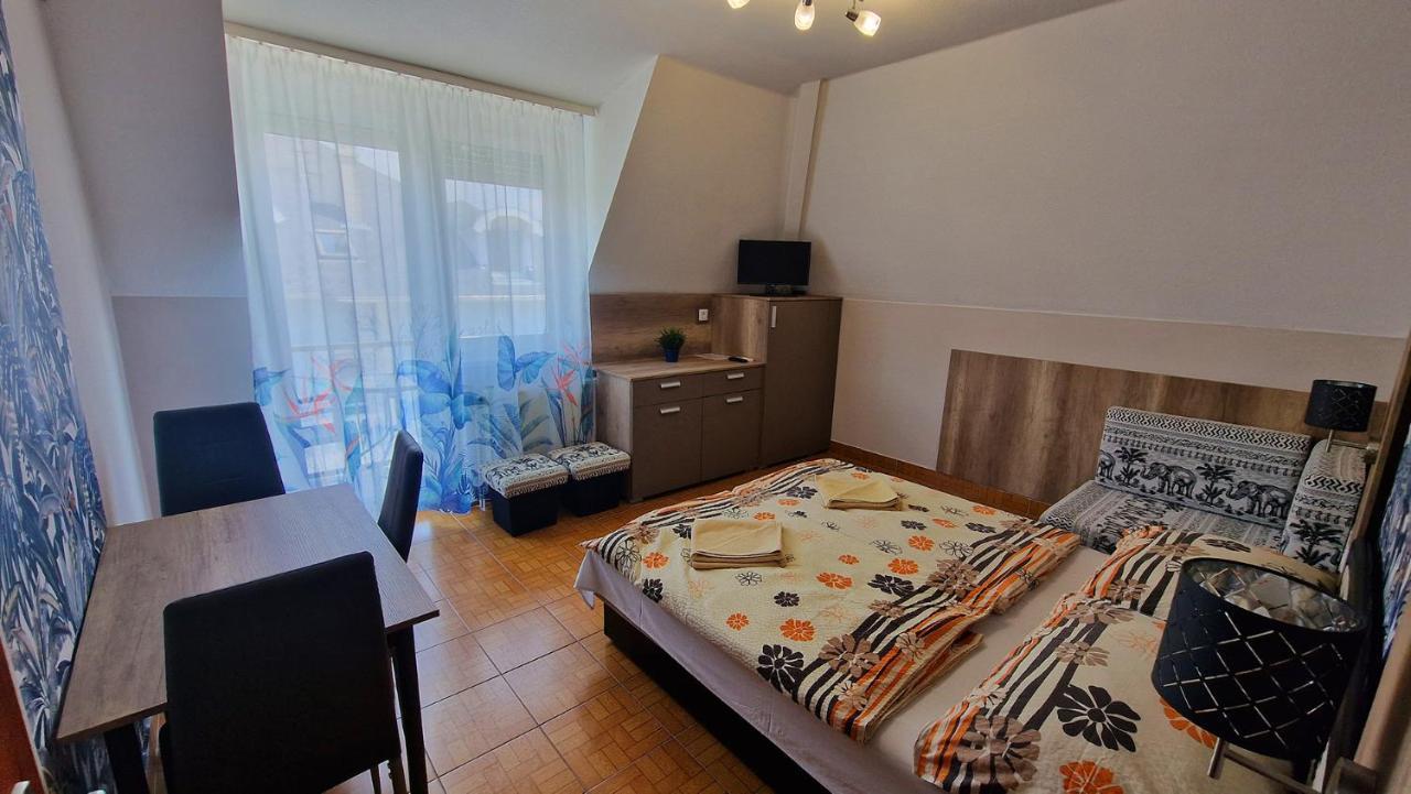 Napsugár Apartmanház Siófok Exterior foto