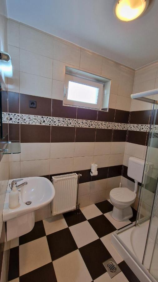 Napsugár Apartmanház Siófok Exterior foto