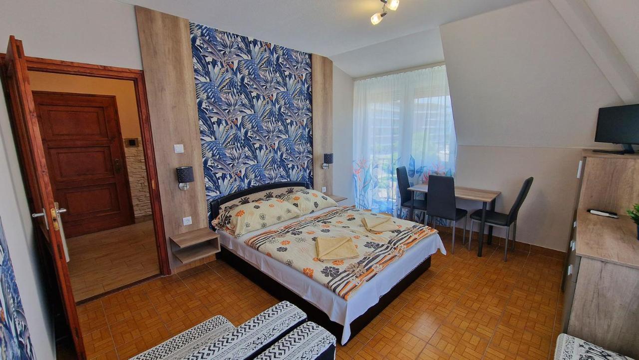 Napsugár Apartmanház Siófok Exterior foto