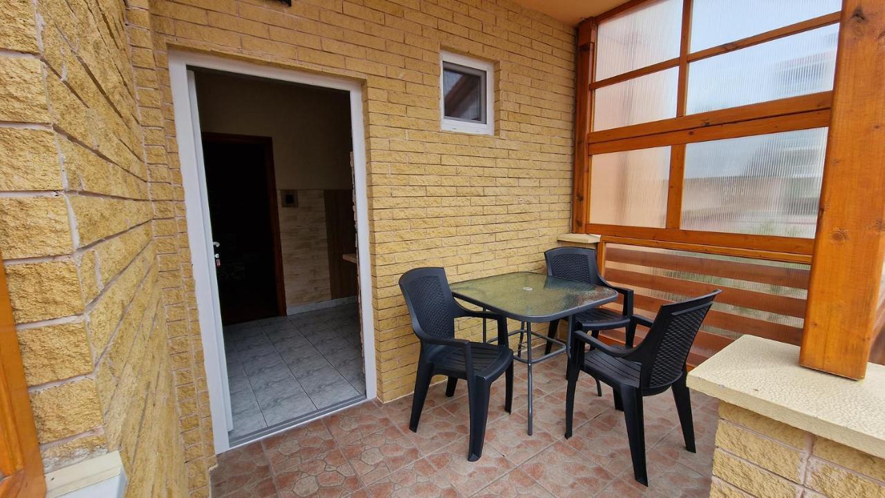 Napsugár Apartmanház Siófok Exterior foto