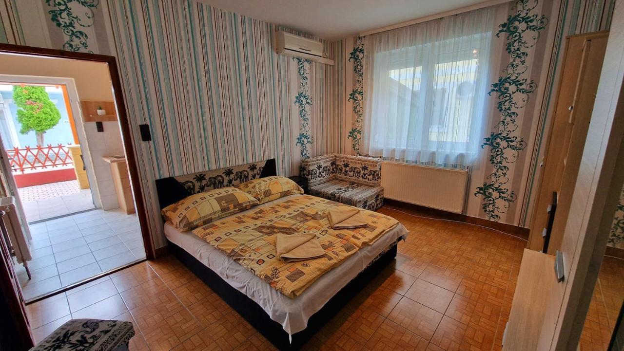 Napsugár Apartmanház Siófok Exterior foto