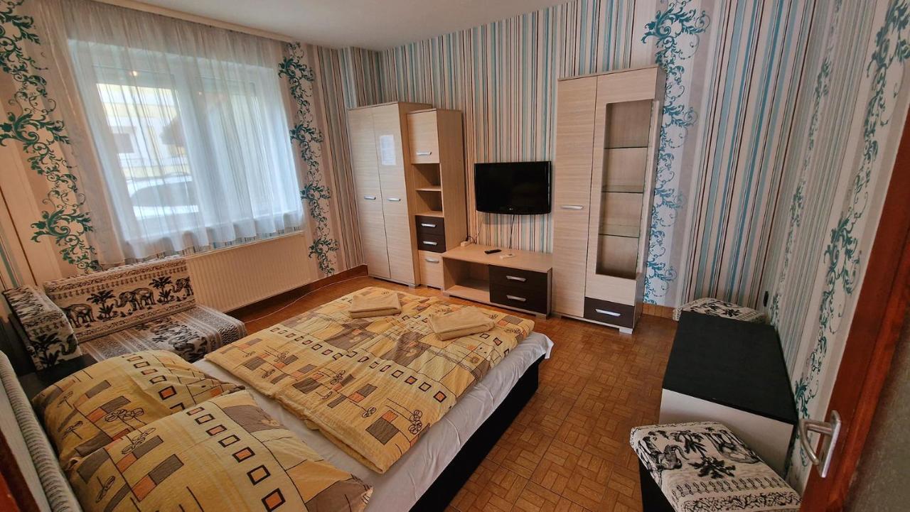 Napsugár Apartmanház Siófok Exterior foto
